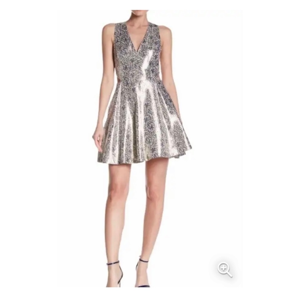 NWT Alice & Olivia Varita metallic side cut out fit and flare dress